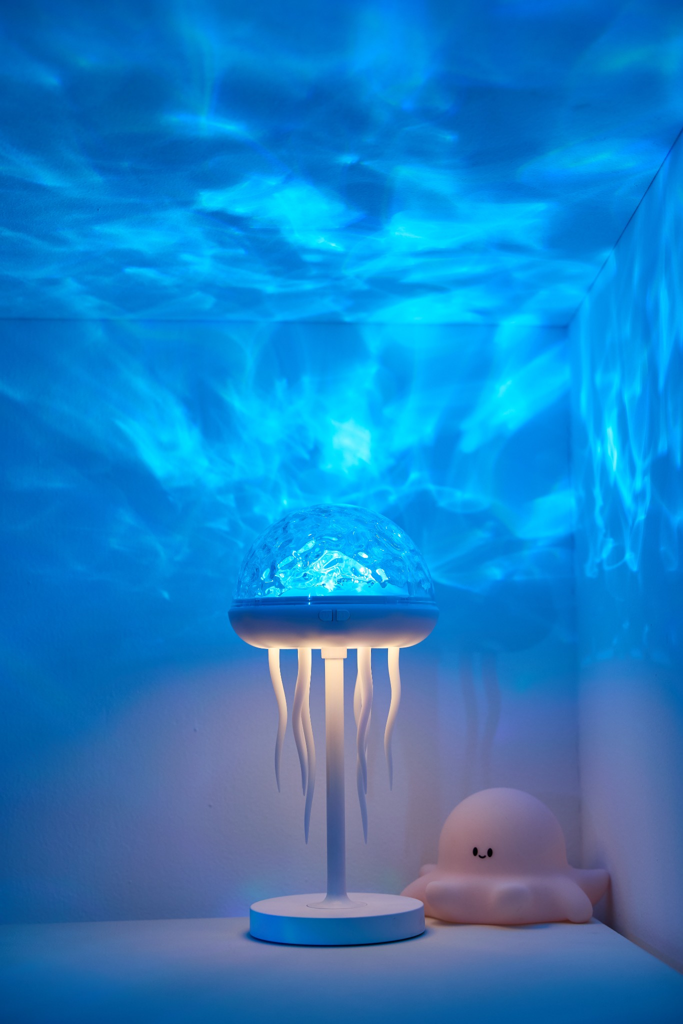 Ocean wave projector